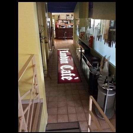 London Cafe Bed and Breakfast Castelnovo ne' Monti Εξωτερικό φωτογραφία