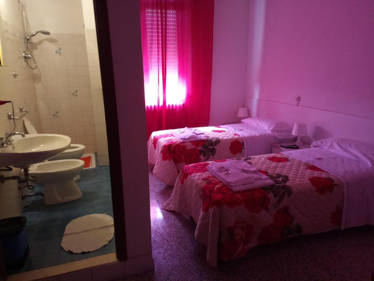 London Cafe Bed and Breakfast Castelnovo ne' Monti Εξωτερικό φωτογραφία