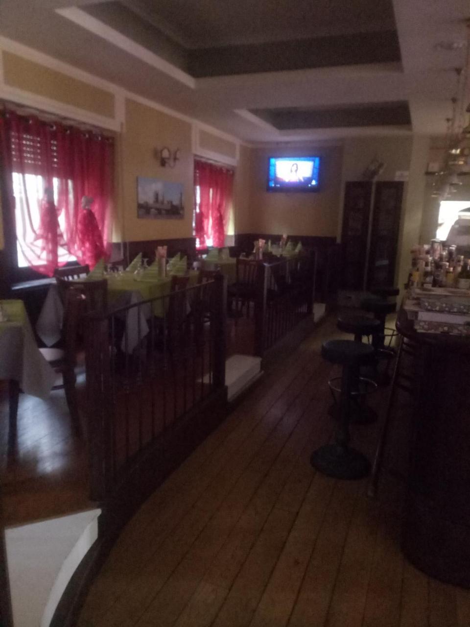 London Cafe Bed and Breakfast Castelnovo ne' Monti Εξωτερικό φωτογραφία